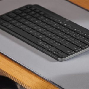 Logitech Lift | Ergonomische Draadloze Muis | Rechtshandig | RF + Bluetooth | 4000 DPI | Grafiet - Afbeelding 15